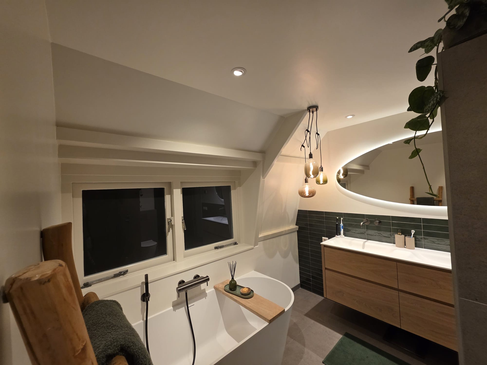 Sanitair detail badkamerrenovatie Baarn, moderne afwerking