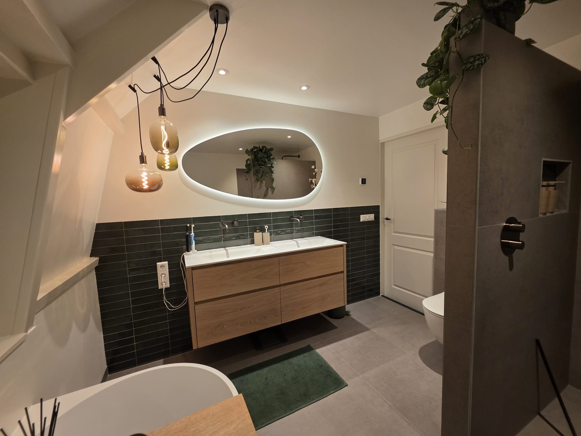 Tegelwerk badkamerrenovatie Baarn, vakkundig uitgevoerd